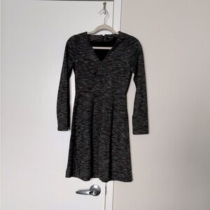 Madewell long sleeve grey and V neck dress 00